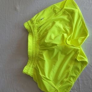 Lululemon Tracker Shorts 4 inch, Size 6, Neon yellow